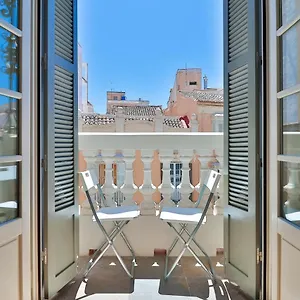 C74 - Marvelous 3 Bedroom In Historical Malaga